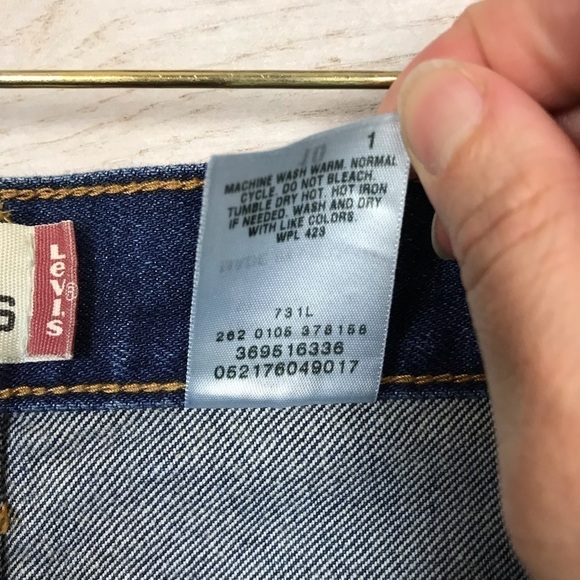 Vintage Levis 550 Relaxed Fit Dark Mom Jean Shorts Size 10 - Picture 6 of 7